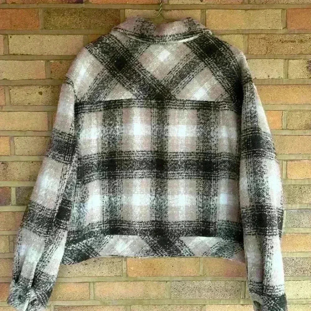 Evereve Polly trucker style short pink brown plaid jacket - Picture 7 of 7
